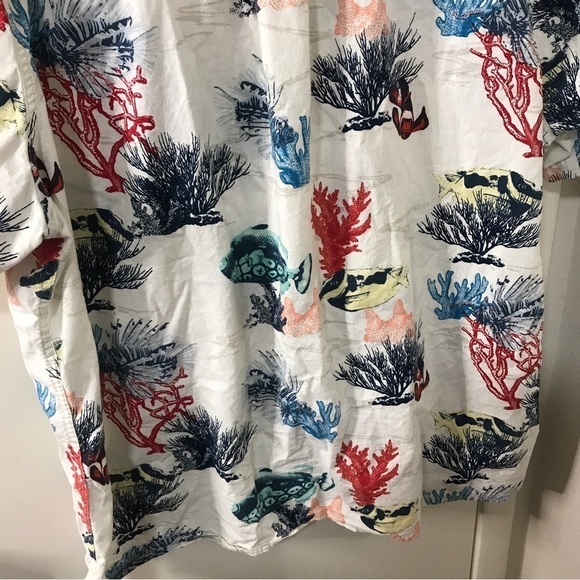 Croft and barrow ocean sea life fish 100% cotton button down aloha Shirt - Picture 7 of 8